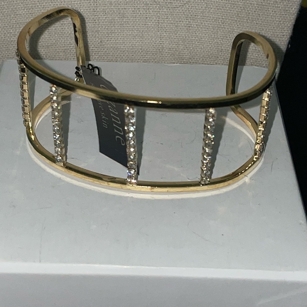 NWT Cezanne gold tone rhinestone cuff bracelet - Picture 2 of 4
